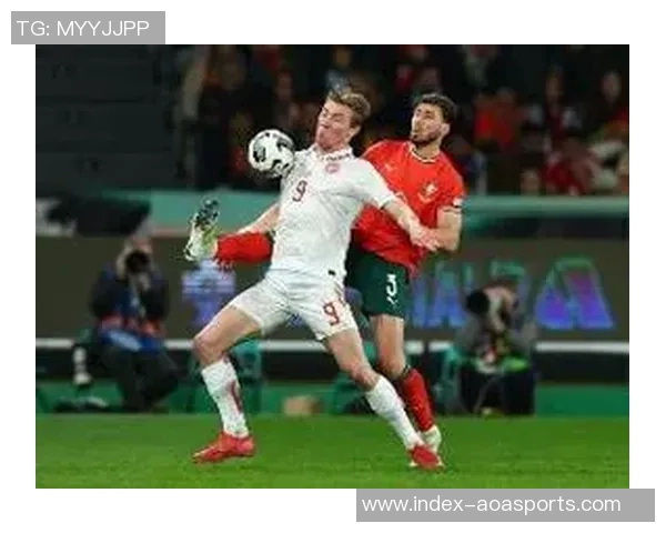 丹麦主帅赞霍伊伦在那不勒斯表现出色队友们乐于给予支持与帮助