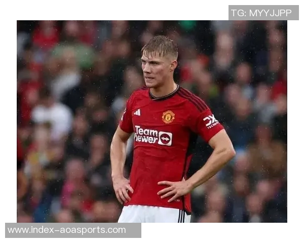 丹麦主帅赞霍伊伦在那不勒斯表现出色队友们乐于给予支持与帮助