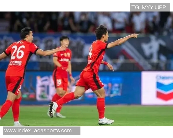 王燊超坚定信念海港全力以赴冲击目标不受外界干扰