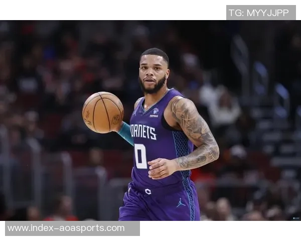 迈尔斯布里奇斯上半场表现出色8投3中贡献14分3助攻并罚球全中