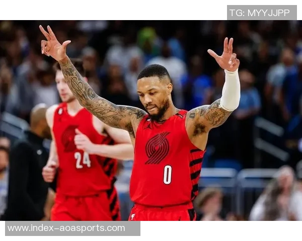 斯普利特强调老将利拉德与霍勒迪在更衣室的重要性及其受欢迎程度 斯普利特强调老将利拉德与霍勒迪在更衣室的重要性及其受欢迎程度