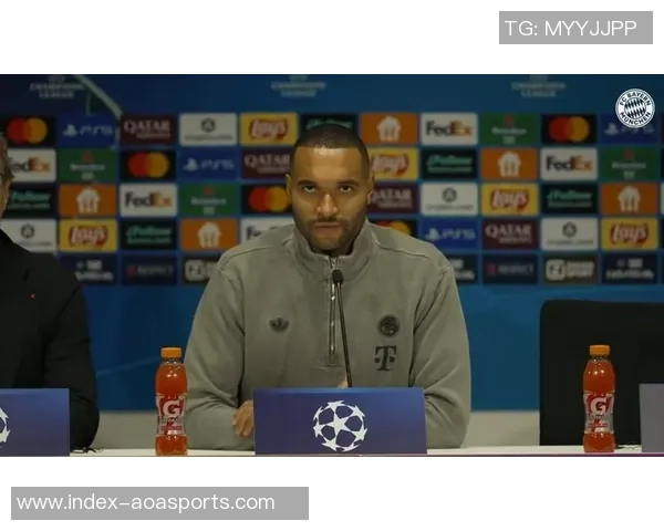 孔帕尼谈穆西亚拉缺阵并称于帕有望成为世界顶级后卫之一