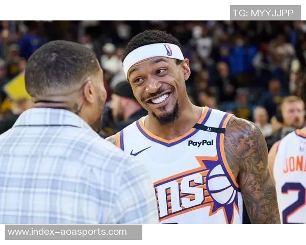 比尔展现全面能力强大的适应力助力球队攻防转换