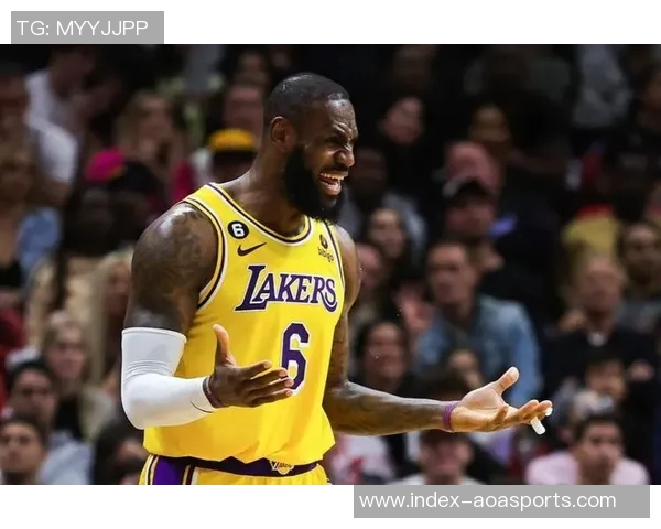 詹姆斯三分命中数达2561创历史新高距离克莱仅一步之遥